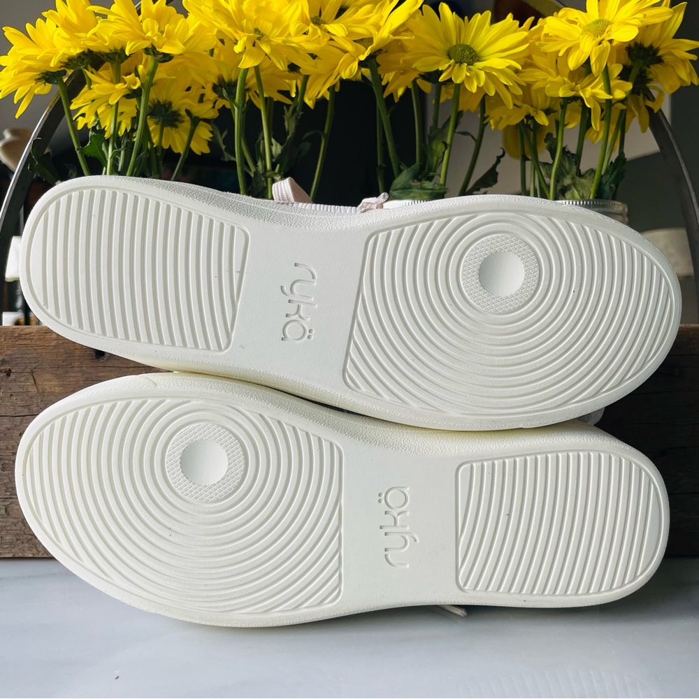 Ryka•NWOB•8•Suede Viv Classic Sneakers•Sand Beige•Lace-Up Closure•Padded Collar🌼 - Picture 15 of 16